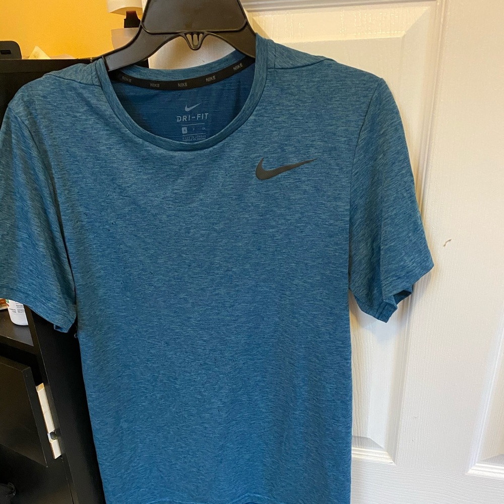 Men’s small Nike dri fit